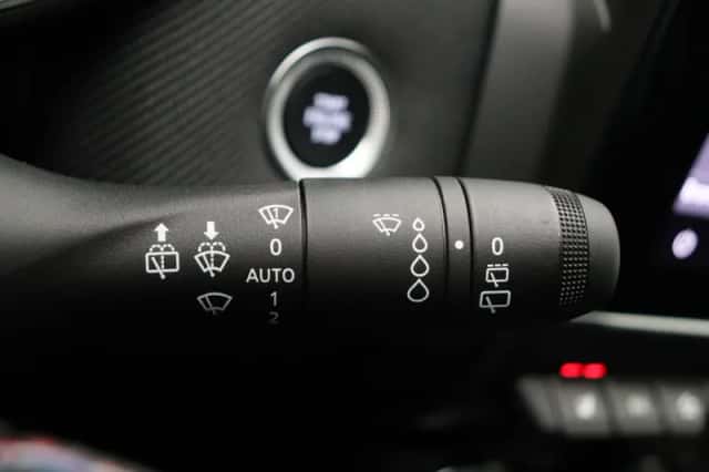Renault Clio (2024) thumbnail 24