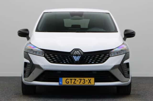 Renault Clio (2024) thumbnail 6