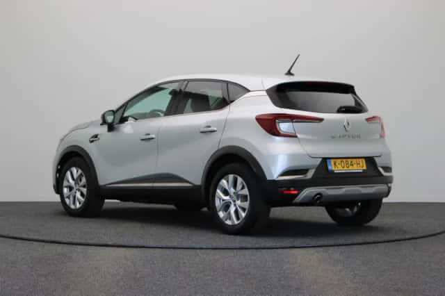 Renault Captur (2020) thumbnail 2