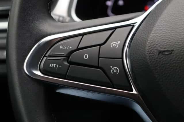 Renault Captur (2020) thumbnail 21