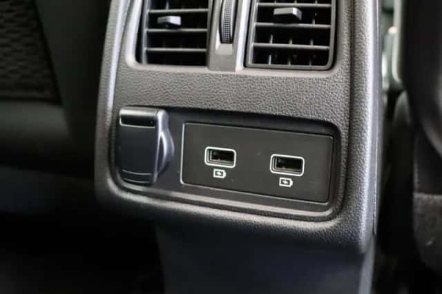 Renault Captur (2020) thumbnail 4