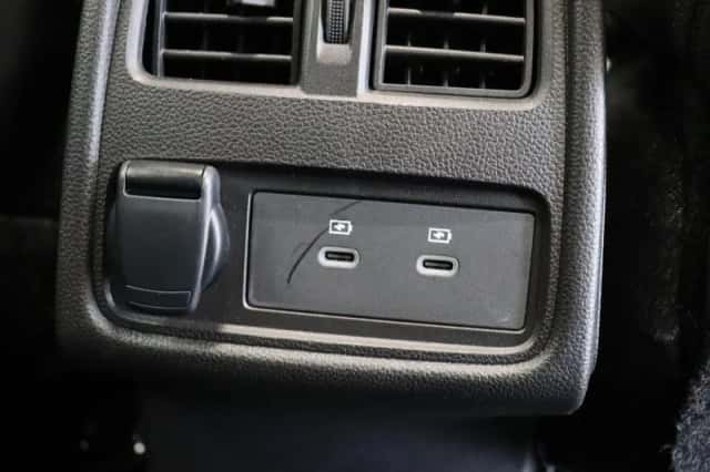 Renault Captur (2025) thumbnail 4