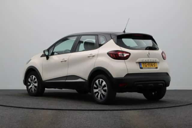 Renault Captur (2018) thumbnail 2