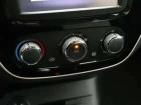 Renault Captur (2018) thumbnail 29