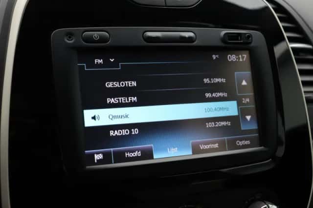 Renault Captur (2018) thumbnail 32