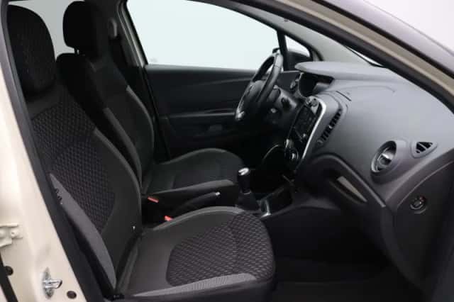 Renault Captur (2018) thumbnail 14