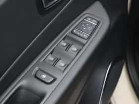 Renault Captur (2018) thumbnail 17
