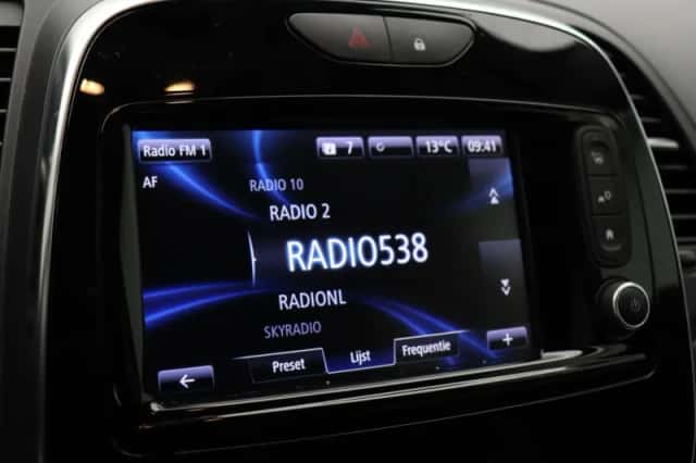 Renault Captur (2018) thumbnail 32