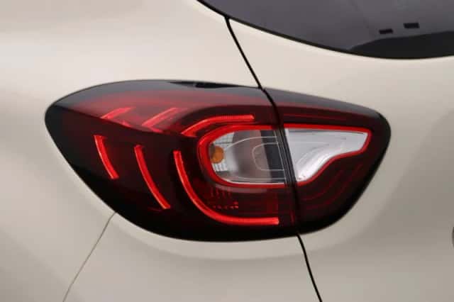 Renault Captur (2018) thumbnail 35