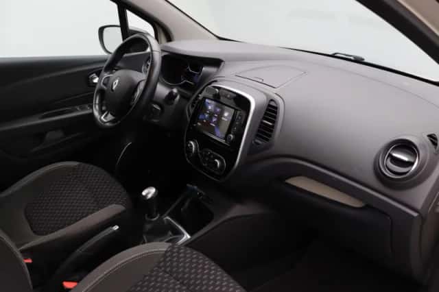 Renault Captur (2018) thumbnail 5