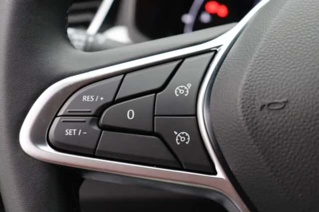 Renault Clio (2023) thumbnail 18