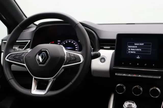 Renault Clio (2023) thumbnail 8