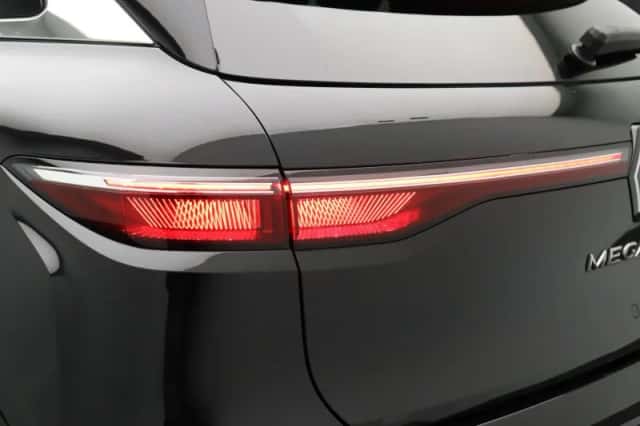 Renault Mégane E-Tech (2023) thumbnail 8