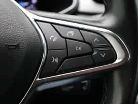 Renault Captur (2021) thumbnail 23
