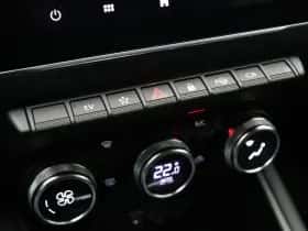 Renault Captur (2021) thumbnail 33