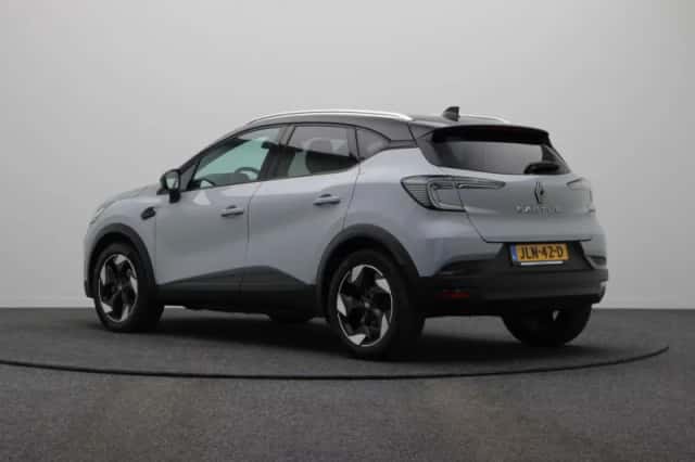 Renault Captur (2024) thumbnail 2