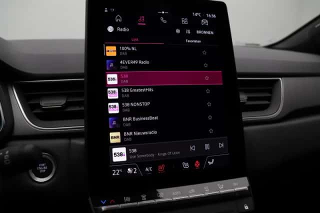 Renault Captur (2024) thumbnail 23