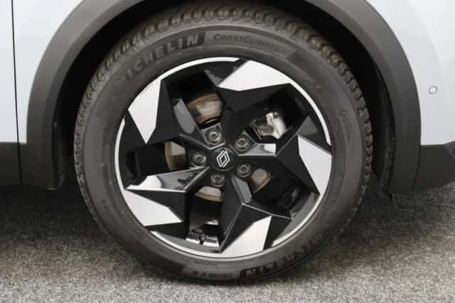 Renault Captur (2024) thumbnail 33