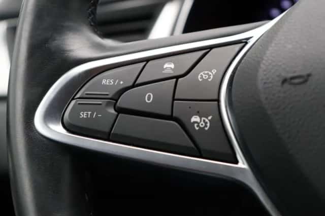 Renault Captur (2021) thumbnail 23