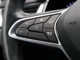 Renault Captur (2021) thumbnail 23