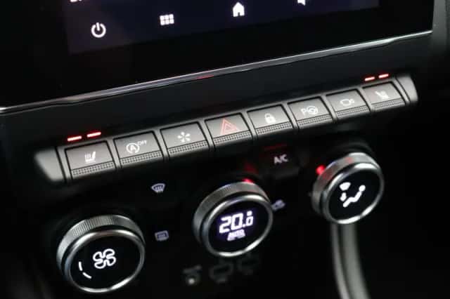 Renault Captur (2021) thumbnail 33