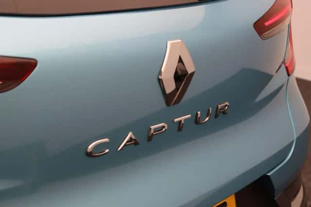 Renault Captur (2021) thumbnail 43