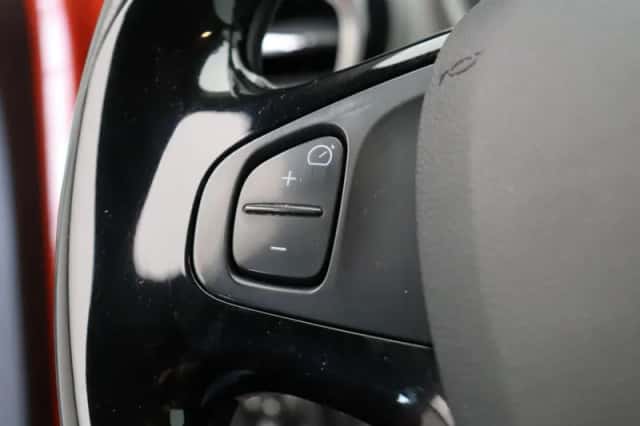Renault Captur (2017) thumbnail 20