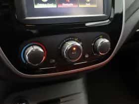 Renault Captur (2017) thumbnail 29