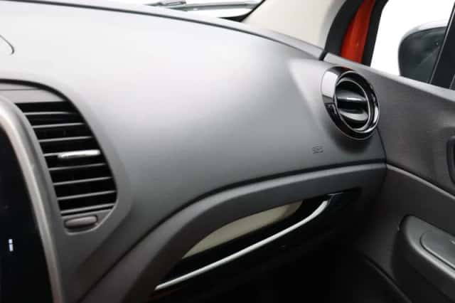 Renault Captur (2017) thumbnail 33