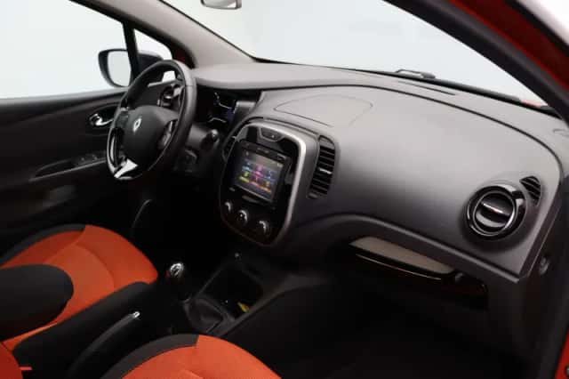 Renault Captur (2017) thumbnail 5
