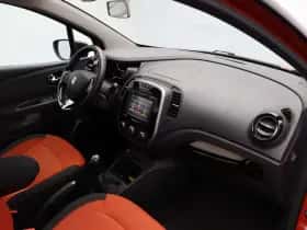 Renault Captur (2017) thumbnail 5