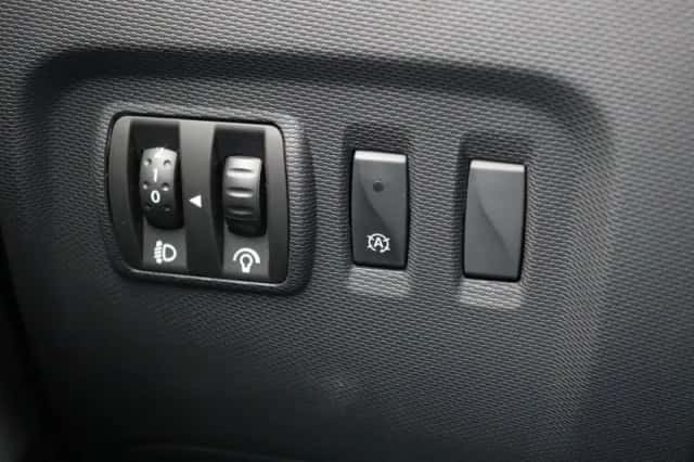 Renault Captur (2013) thumbnail 19