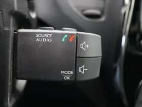 Renault Captur (2013) thumbnail 24