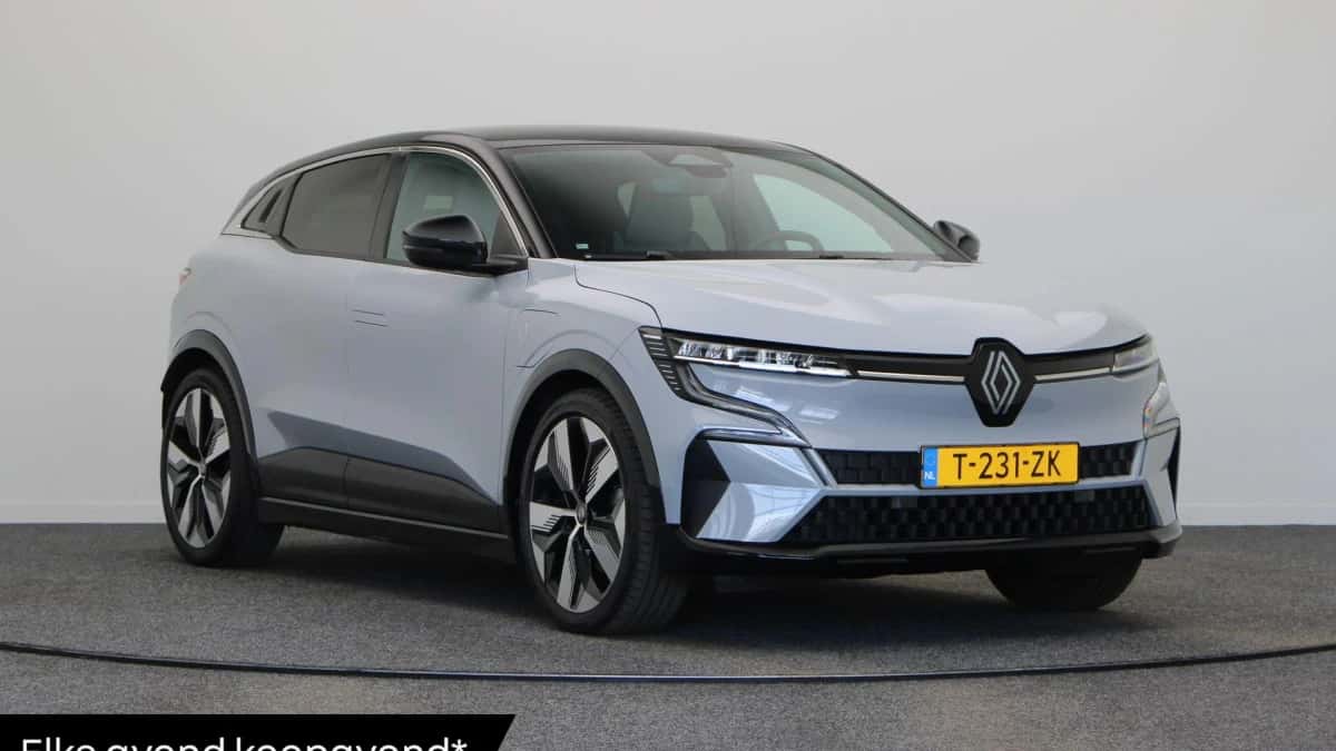 Renault Mégane E-Tech (2023) — foto 1