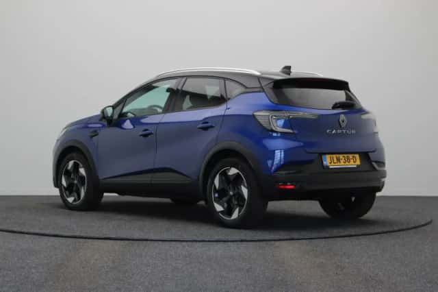Renault Captur (2024) thumbnail 2
