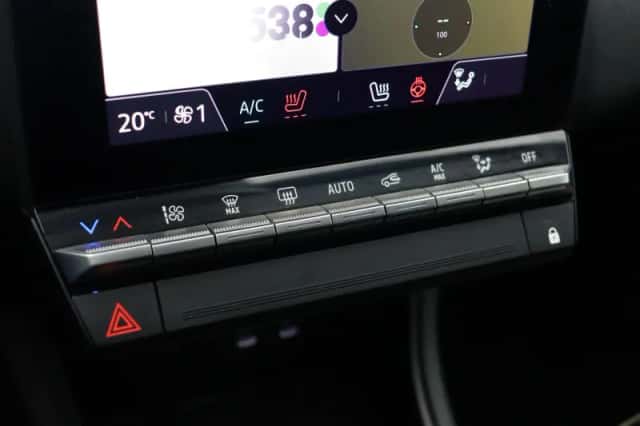 Renault Captur (2024) thumbnail 31