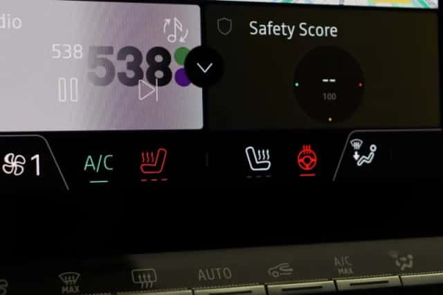 Renault Captur (2024) thumbnail 32