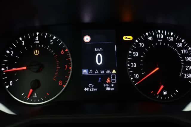 Renault Clio (2021) thumbnail 24
