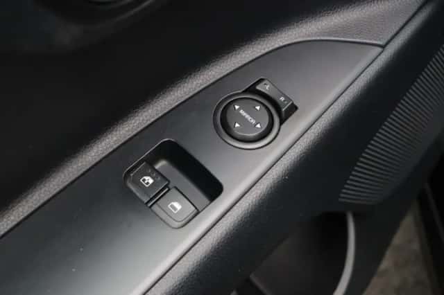 Kia Rio (2020) thumbnail 14