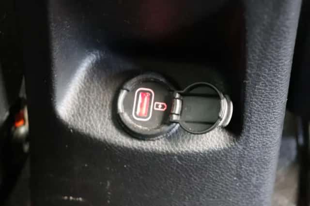 Kia Rio (2020) thumbnail 3