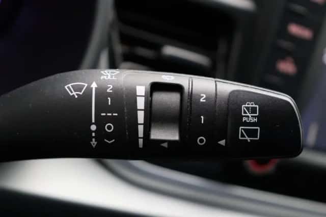 Kia Rio (2020) thumbnail 23