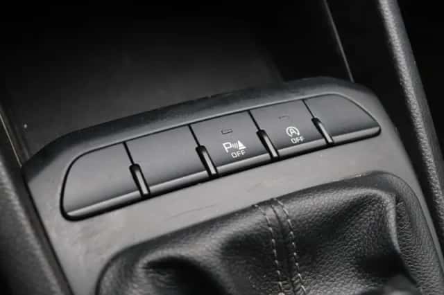 Kia Rio (2020) thumbnail 26