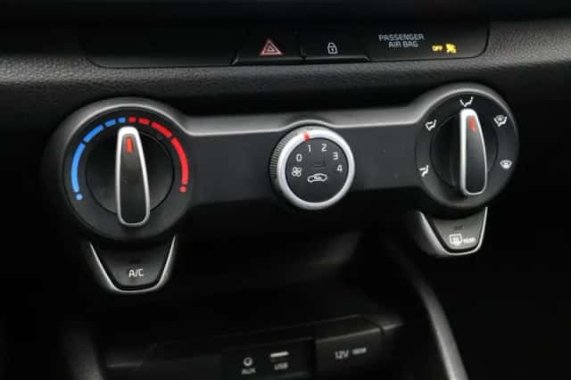 Kia Rio (2020) thumbnail 28