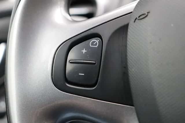 Renault Clio (2015) thumbnail 20