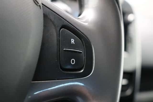Renault Clio (2015) thumbnail 21