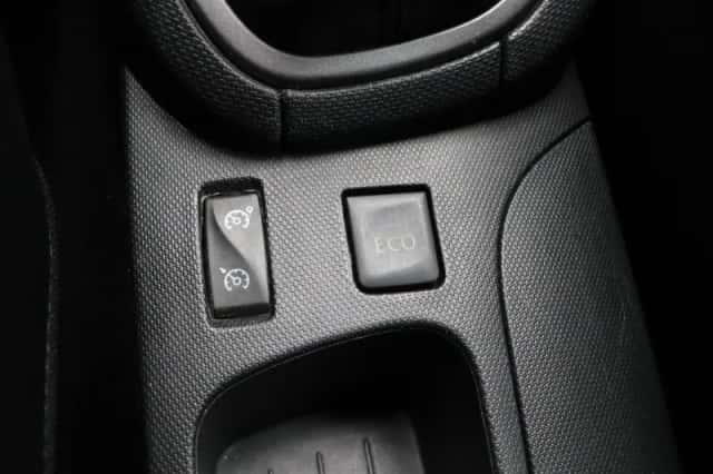 Renault Clio (2015) thumbnail 26