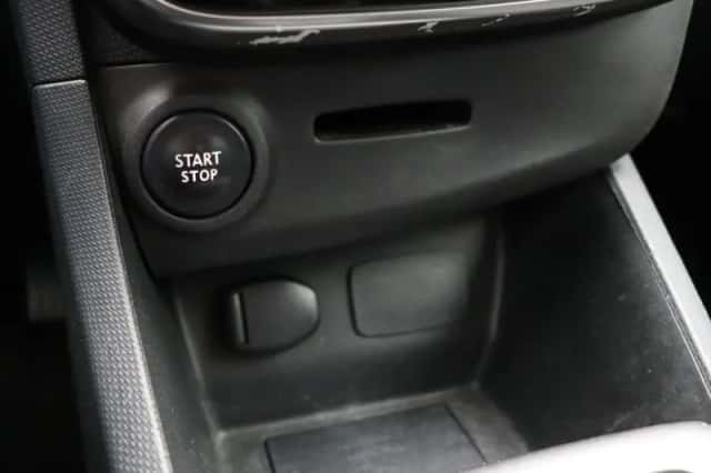 Renault Clio (2015) thumbnail 28