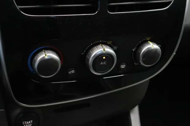 Renault Clio (2015) thumbnail 29