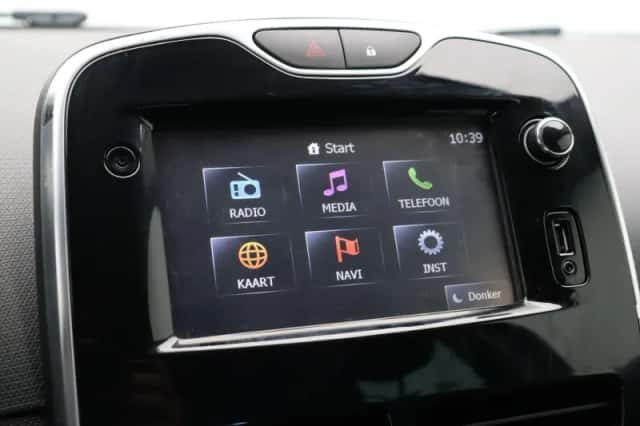Renault Clio (2015) thumbnail 30