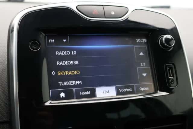 Renault Clio (2015) thumbnail 31